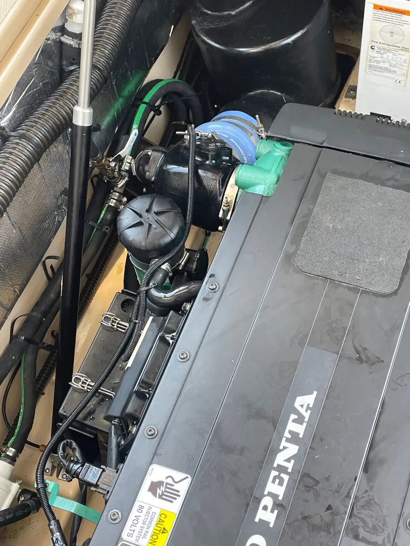 Slide: The Image of Cutwater 30 S Luxury Edition 2015 - 33