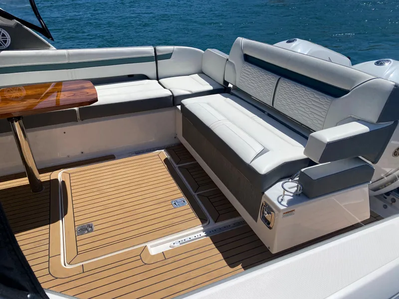 Slide: The Image of 2019 Tiara Sport 34 LX - 17