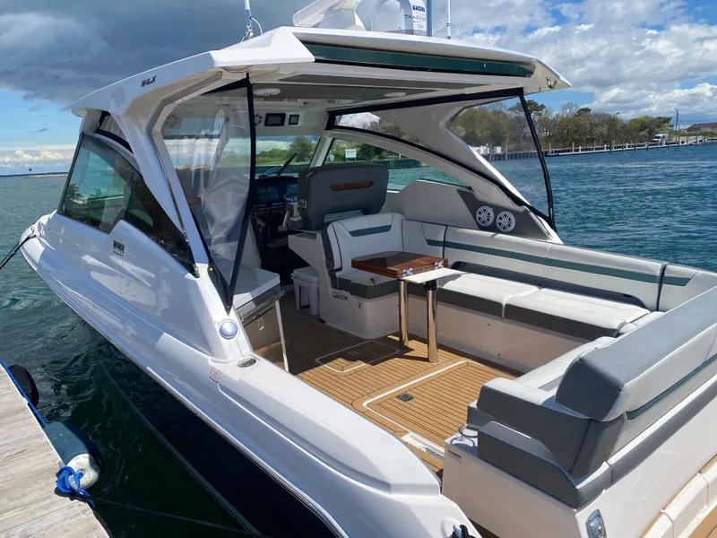 Slide: The Image of 2019 Tiara Sport 34 LX - 13