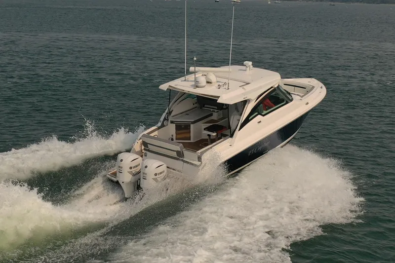 Slide: The Image of 2019 Tiara Sport 34 LX - 2