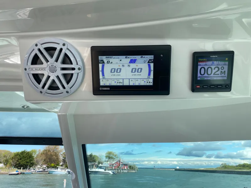 Slide: The Image of 2019 Tiara Sport 34 LX - 42