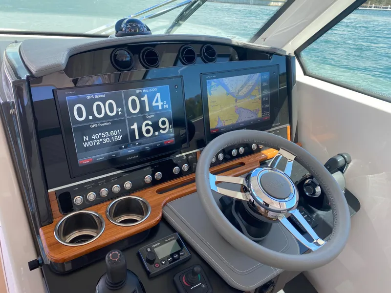 Slide: The Image of 2019 Tiara Sport 34 LX - 29