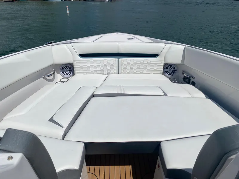 Slide: The Image of 2019 Tiara Sport 34 LX - 24