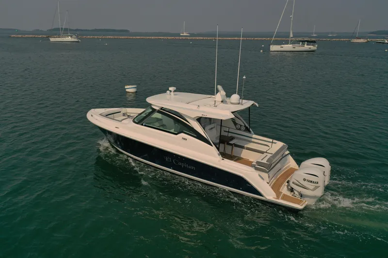 Slide: The Image of 2019 Tiara Sport 34 LX - 4