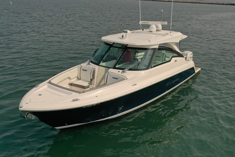Slide: The Image of 2019 Tiara Sport 34 LX - 3