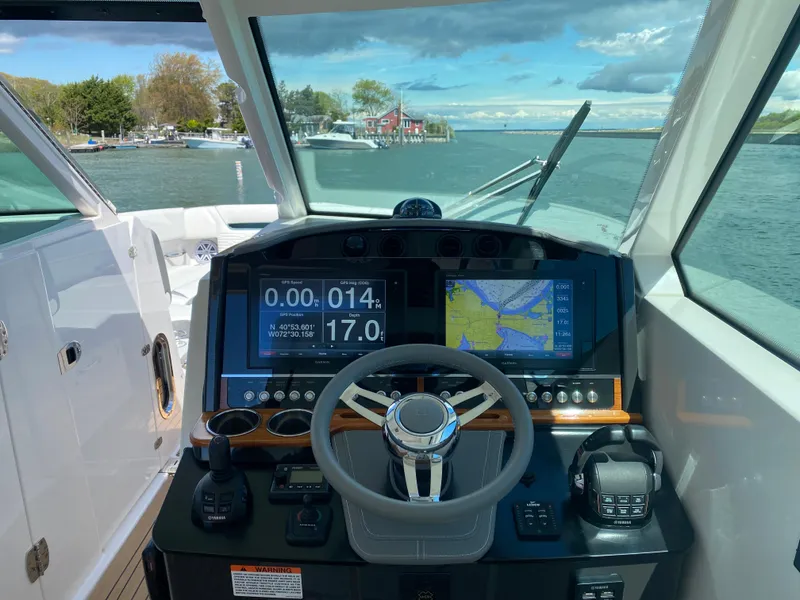 Slide: The Image of 2019 Tiara Sport 34 LX - 30