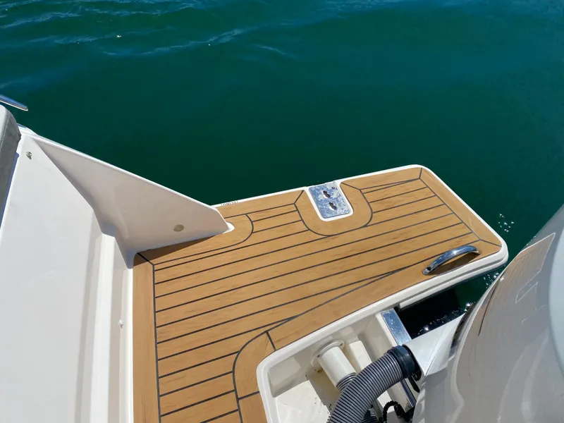 Slide: The Image of 2019 Tiara Sport 34 LX - 44