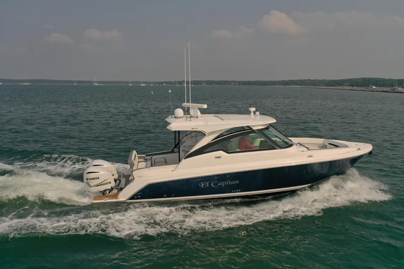 Slide: The Image of 2019 Tiara Sport 34 LX - 5