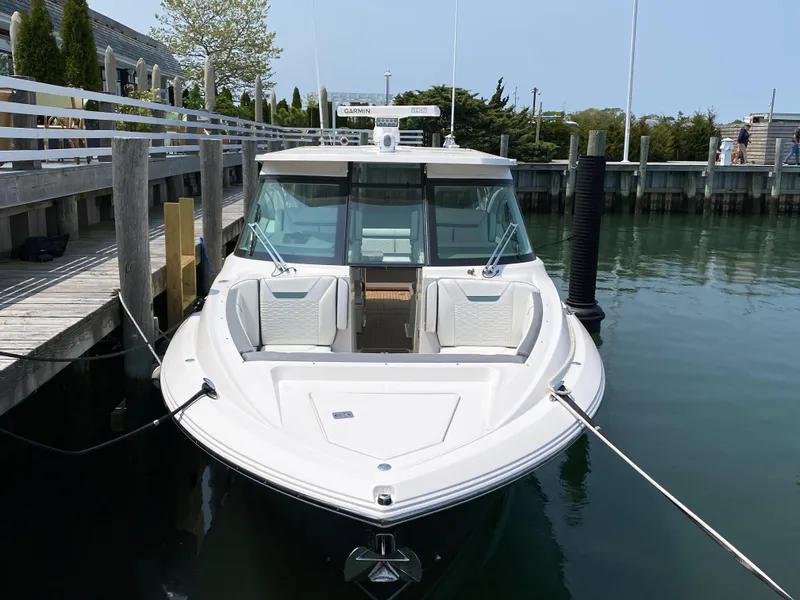 Slide: The Image of 2019 Tiara Sport 34 LX - 11