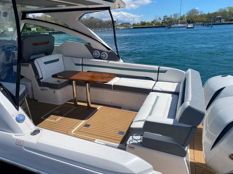 Slide: The Image of 2019 Tiara Sport 34 LX - 14