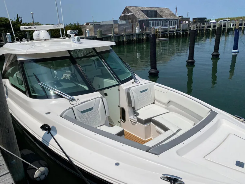 Slide: The Image of 2019 Tiara Sport 34 LX - 10