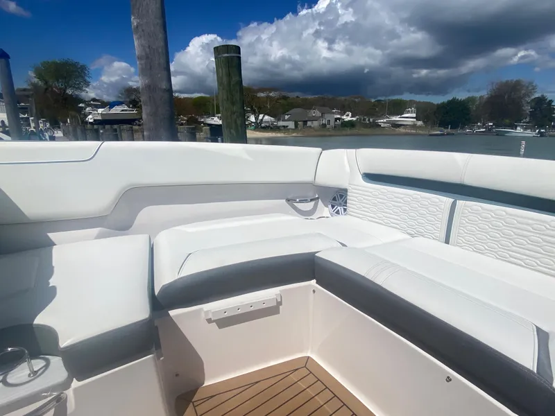 Slide: The Image of 2019 Tiara Sport 34 LX - 22