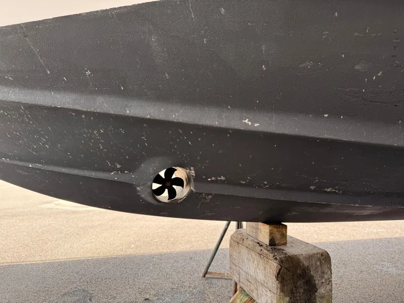 Slide: The Image of Monterey 295 Sport Yacht 2018 - 12