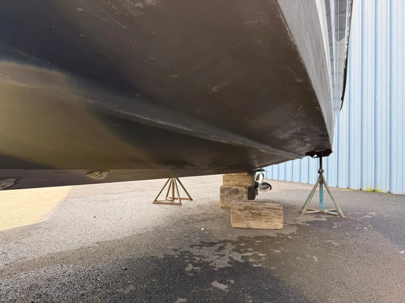 Slide: The Image of Monterey 295 Sport Yacht 2018 - 13