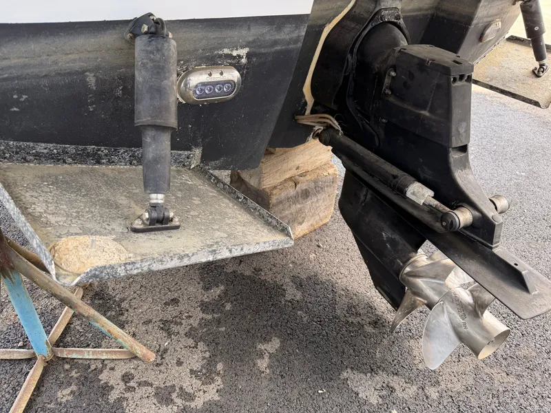 Slide: The Image of Monterey 295 Sport Yacht 2018 - 14