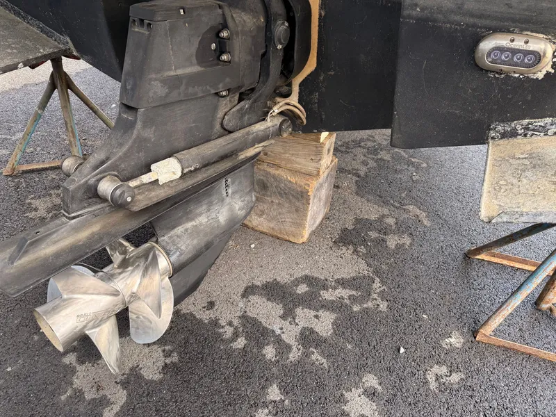 Slide: The Image of Monterey 295 Sport Yacht 2018 - 15