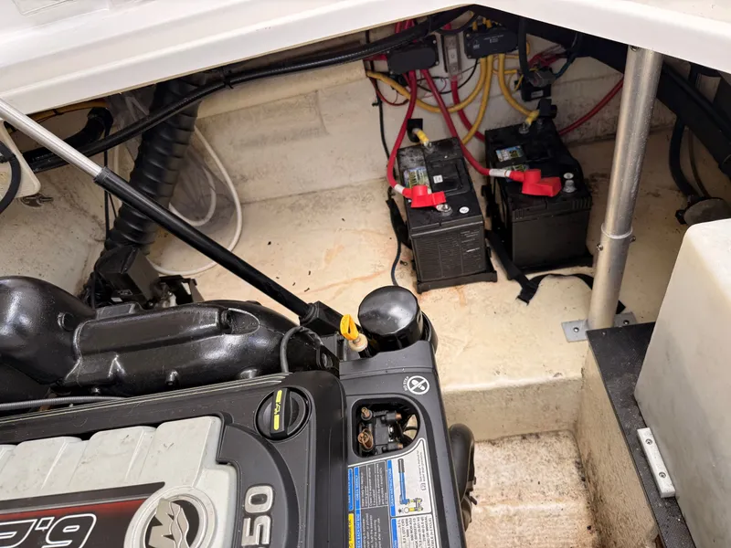 Slide: The Image of Monterey 295 Sport Yacht 2018 - 17