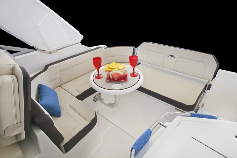 Slide: The Image of Monterey 295 Sport Yacht 2018 - 34