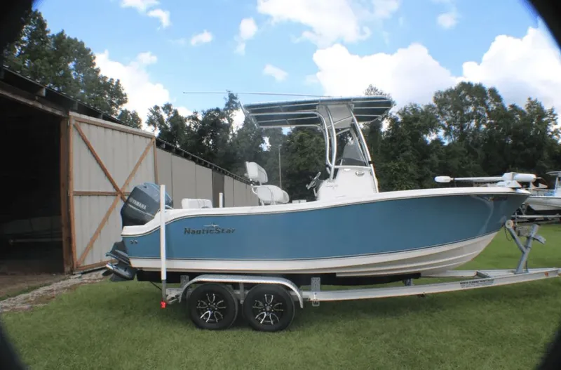 Slide: The Image of NauticStar 2000 XS Offshore 2014 - 23