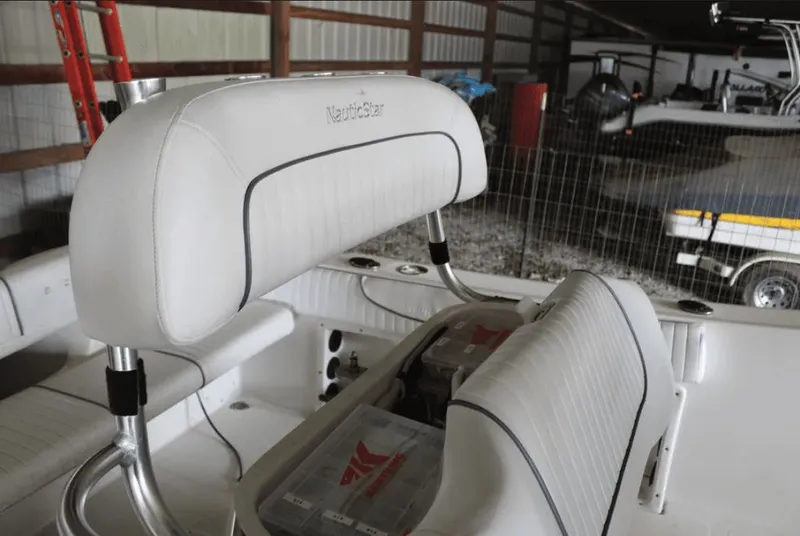 Slide: The Image of NauticStar 2000 XS Offshore 2014 - 8