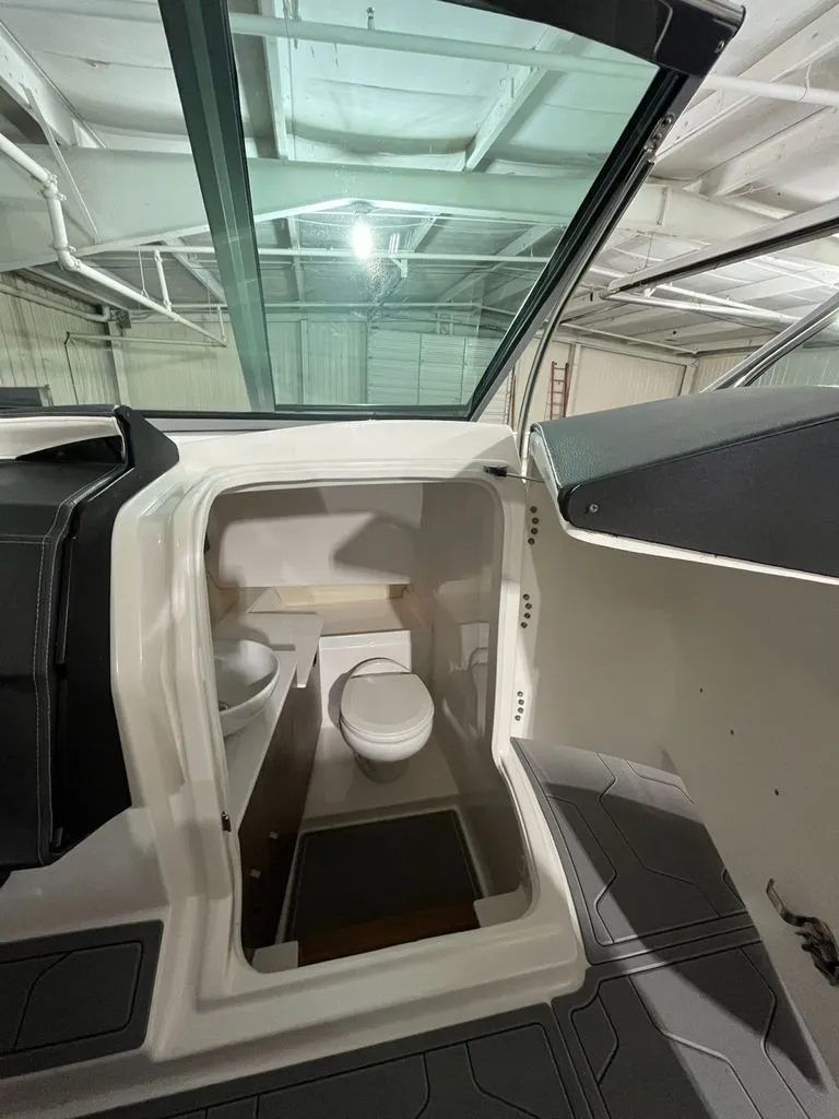 Slide: The Image of Regal 33 OBX 2022 - 9