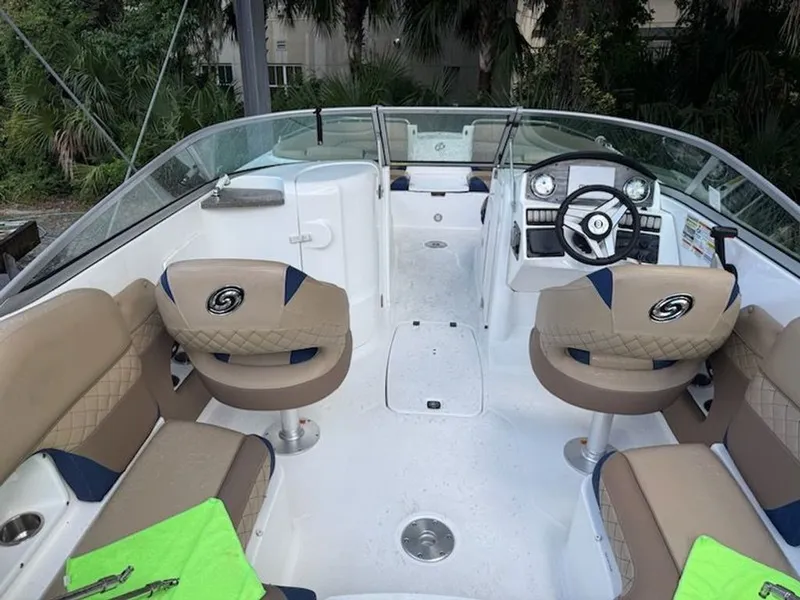 Slide: The Image of Hurricane SunDeck 2486 OB 2019 - 12