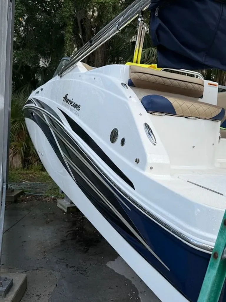 Slide: The Image of Hurricane SunDeck 2486 OB 2019 - 23