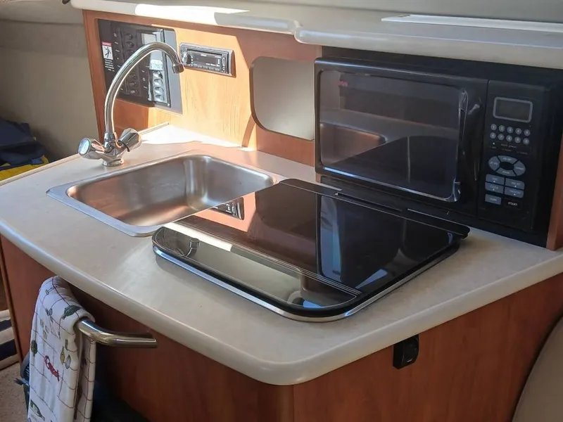 Slide: The Image of Bayliner 245 2004 - 8