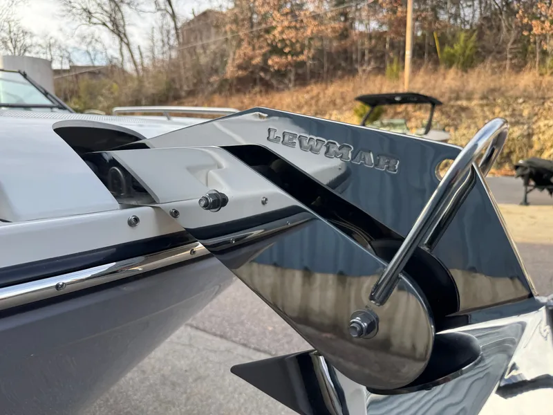 Slide: The Image of Sea Ray SDX 290 2026 - 9
