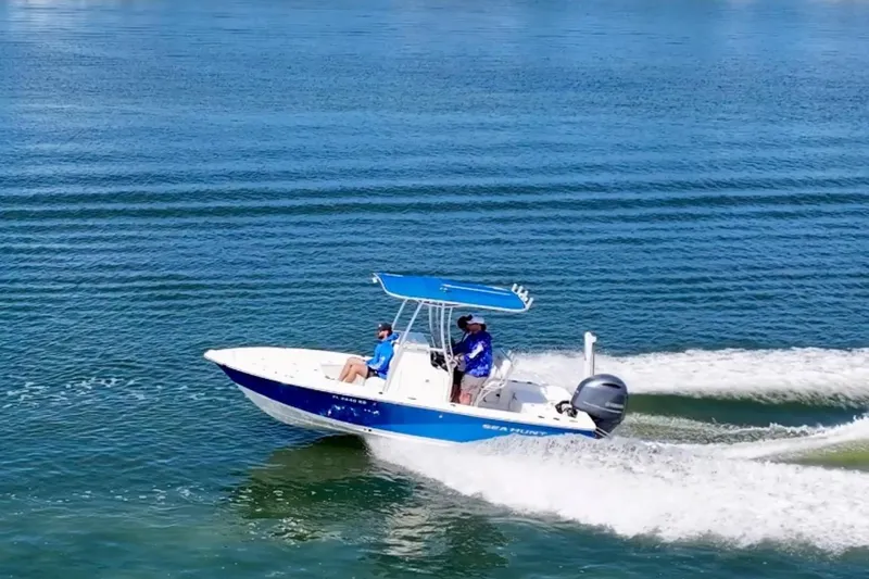 The Image of 2016 Sea Hunt BX 20 BR boat cruising on open water. - 5