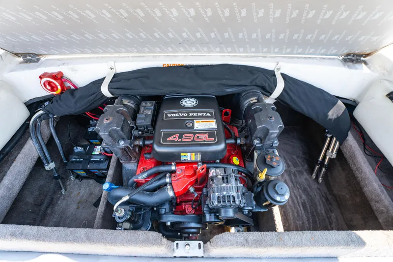 Slide: The Image of Engine compartment of a 2010 Stingray 195LX with Volvo Penta 4.3GL engine. - 10