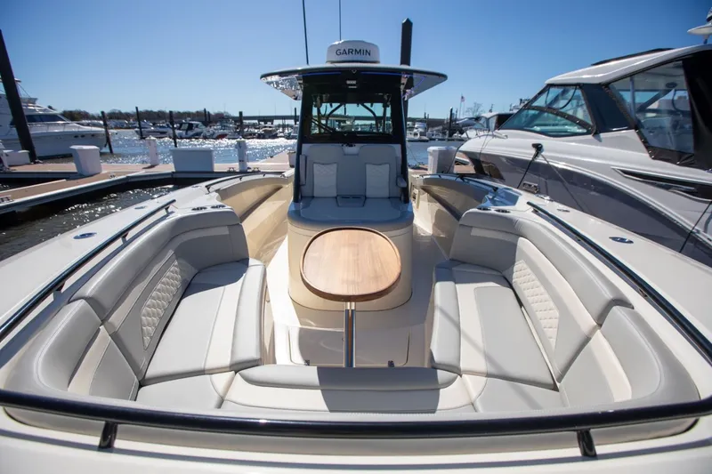 Slide: The Image of Scout 330 LXF 2026 - 44