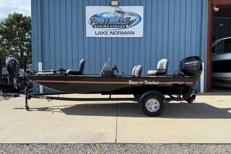 The Image of 2026 Tracker BASS TRACKER® Classic XL boat at Foothills Marine Center, Lake Norman. - 0