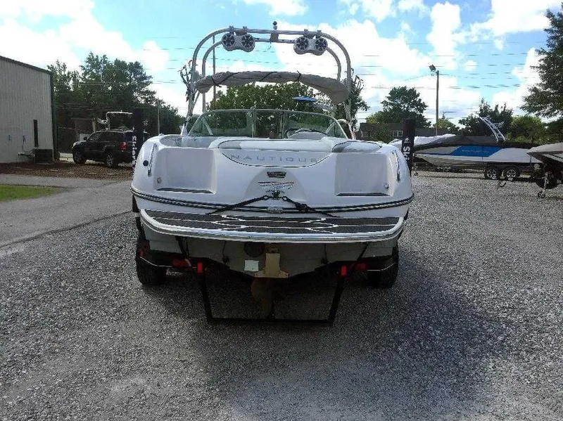 Slide: The Image of Correct Craft Super Air Nautique SV211 2005 - 12