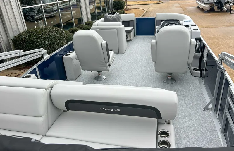 Slide: The Image of Harris Cruiser 210 SLDH 2025 - 10