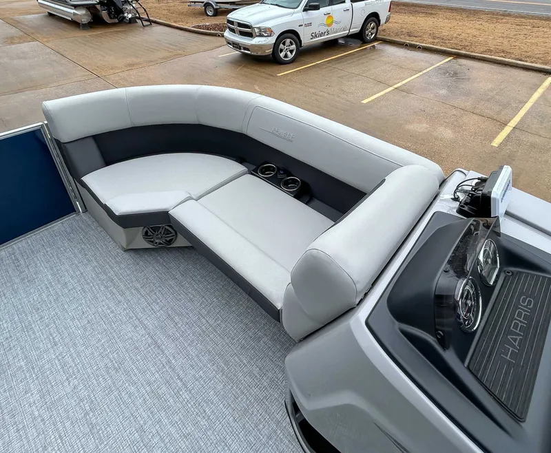 Slide: The Image of Harris Cruiser 210 SLDH 2025 - 14