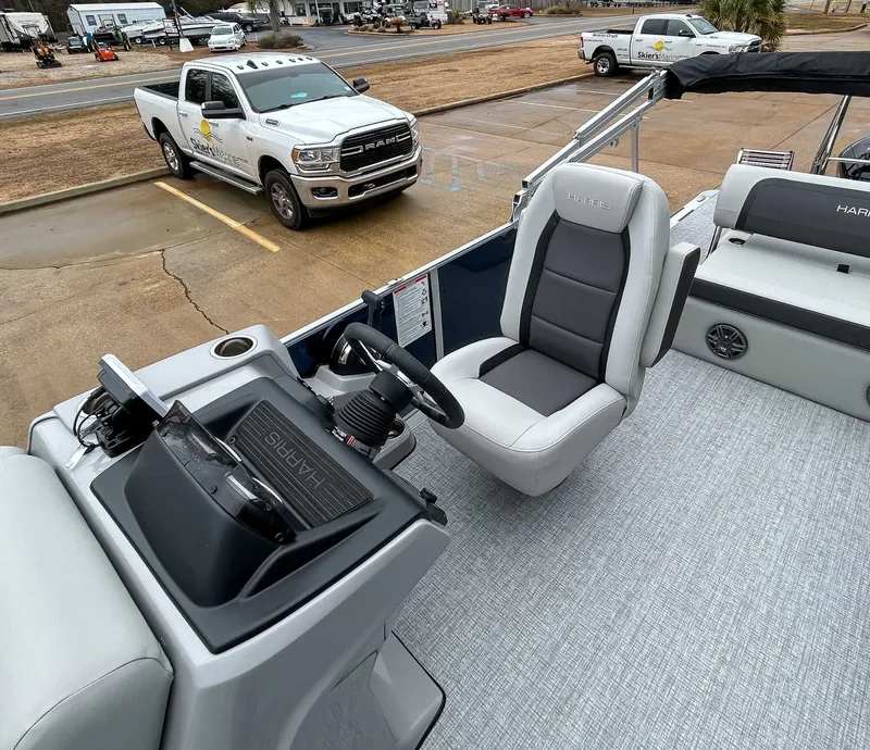 Slide: The Image of Harris Cruiser 210 SLDH 2025 - 17