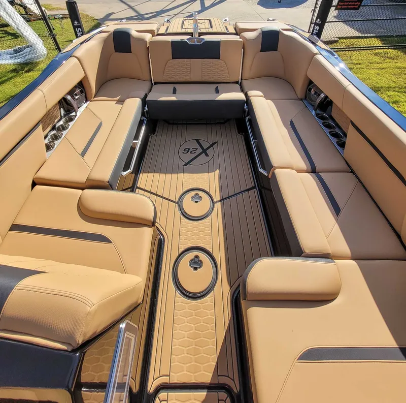 Slide: The Image of MasterCraft X26 2020 - 14