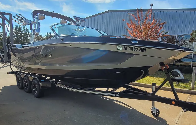 Slide: The Image of MasterCraft X26 2020 - 5