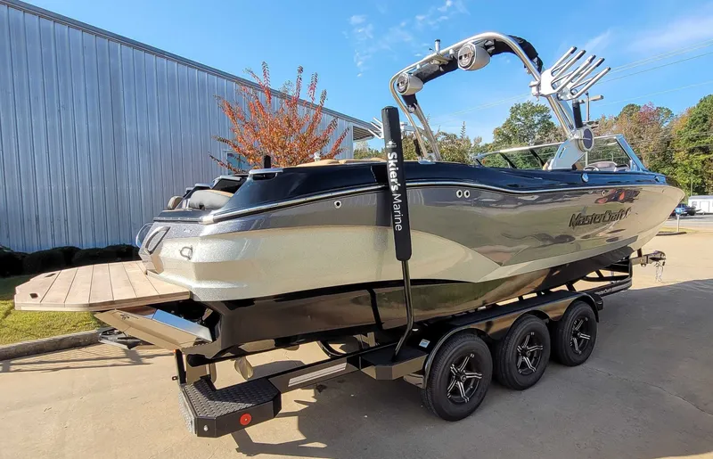 Slide: The Image of MasterCraft X26 2020 - 7