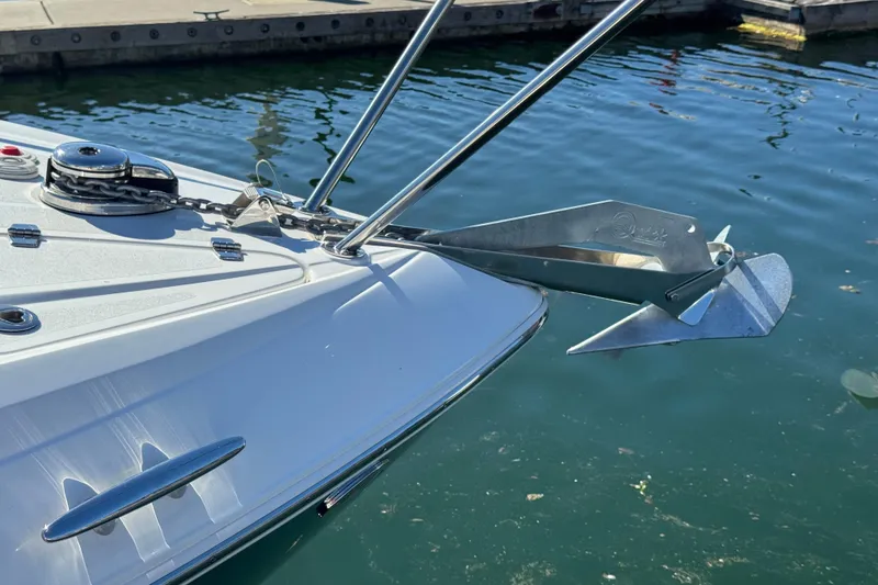 Slide: The Image of 2020 Four Winns Vista 275 boat anchor detail at dockside. - 23