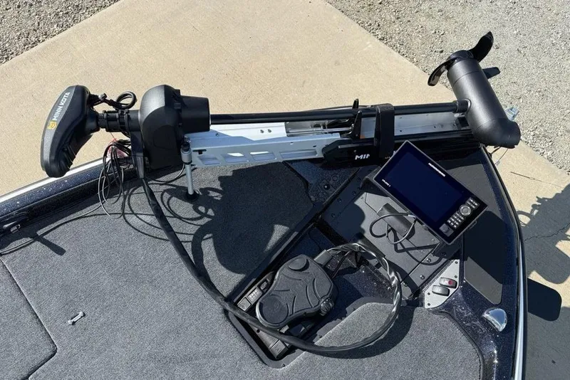 Slide: The Image of 2026 Skeeter ZXR20 SE boat with trolling motor and fishfinder on deck. - 7