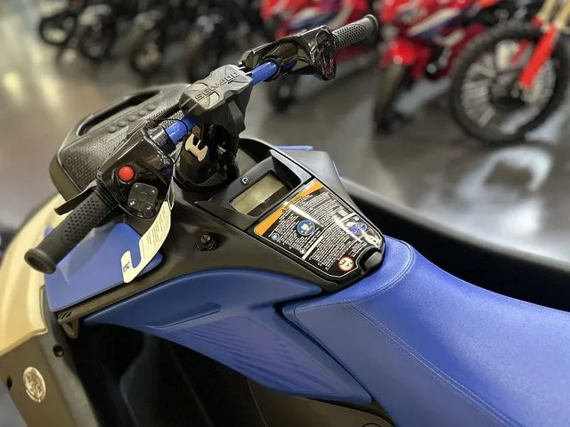 Slide: The Image of Sea-Doo Spark Trixx For 3 Rotax 900 ACE - 90 Ibr A 2025 - 13