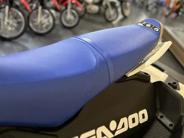 Slide: The Image of Sea-Doo Spark Trixx For 3 Rotax 900 ACE - 90 Ibr A 2025 - 14