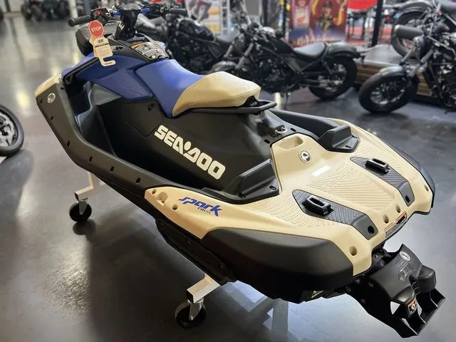 Slide: The Image of Sea-Doo Sparktrixx 2025 - 15