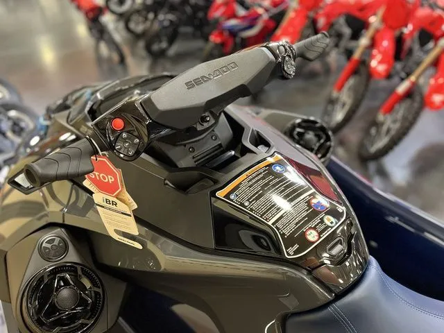 Slide: The Image of Sea-Doo GTX 230 2025 - 14