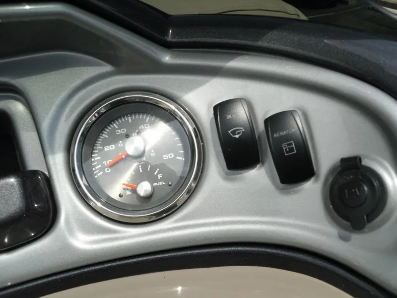 Slide: The Image of Dashboard controls of 2023 Sun Tracker Sportfish™ 24 XP3 boat. - 42