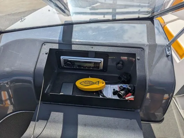 Slide: The Image of Glastron GTS 187 2016 - 12