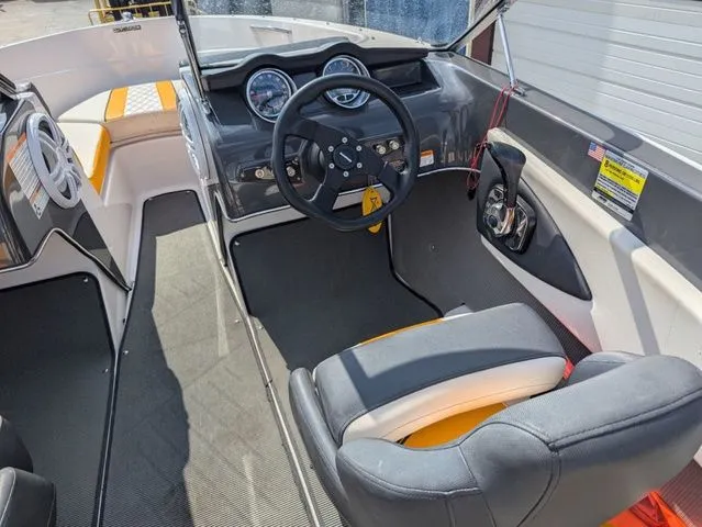 Slide: The Image of Glastron GTS 187 2016 - 6