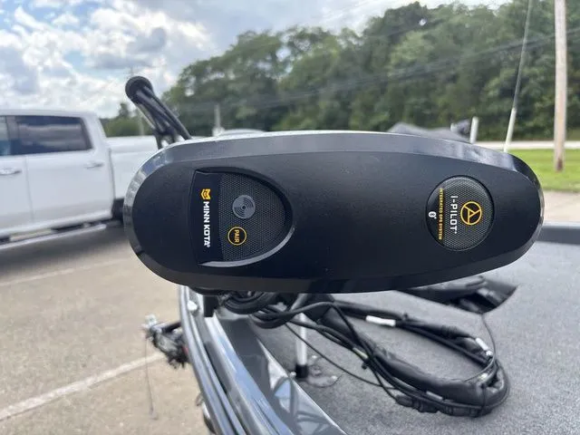 Slide: The Image of Phoenix Bass Boat 921 ELITE 2021 - 10